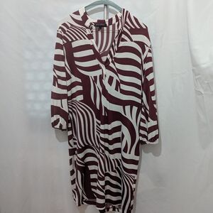 Banana Republic Women's Maroon and White Top